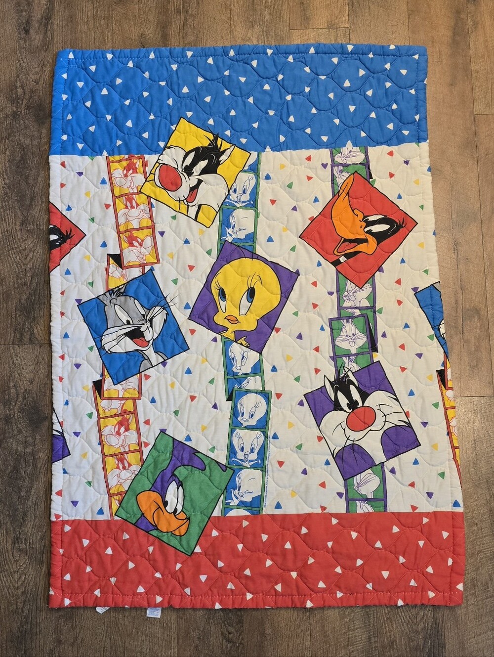 Loony Toons Vintage Quilted Blanket 1993 Tweety Bird Bugs Bunny Daffy Duck